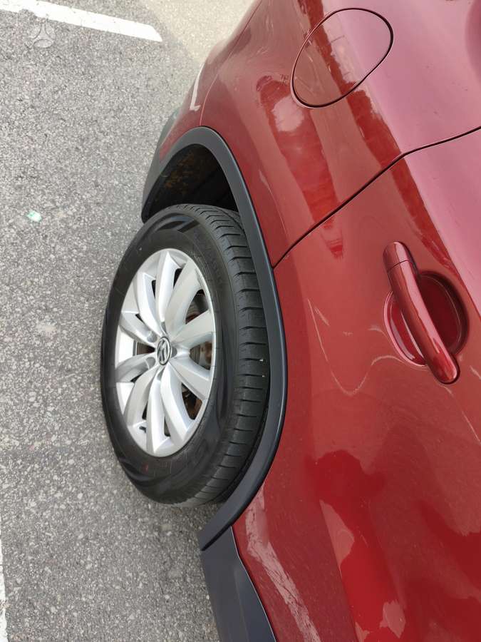Volkswagen Tiguan 2010 — photo 12