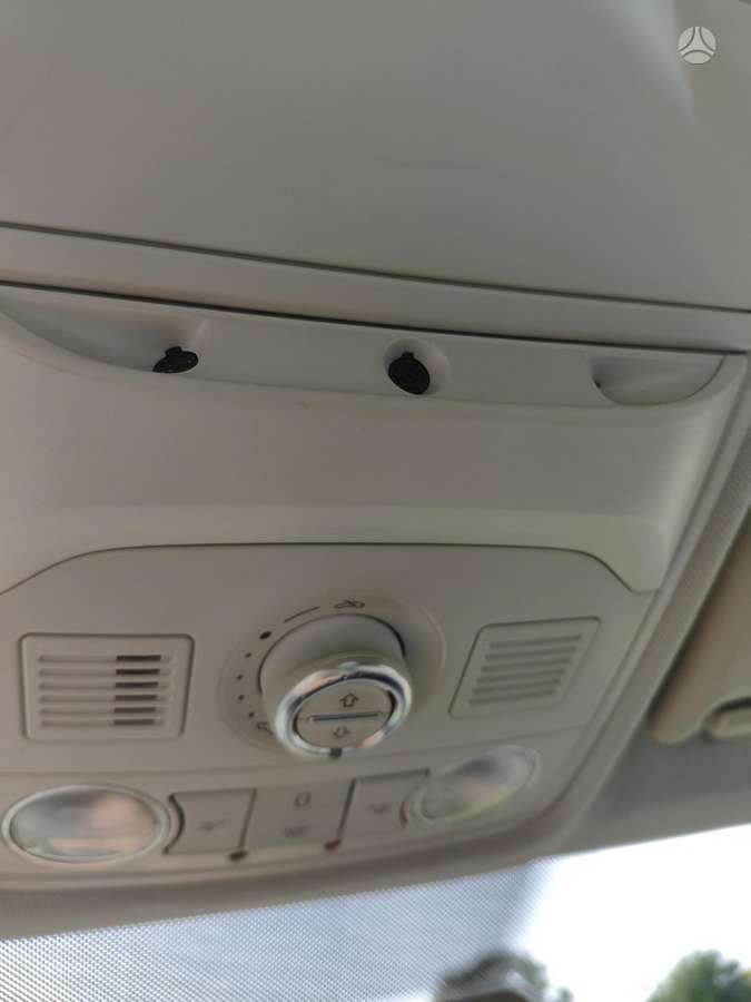 Volkswagen Tiguan 2010 — photo 18
