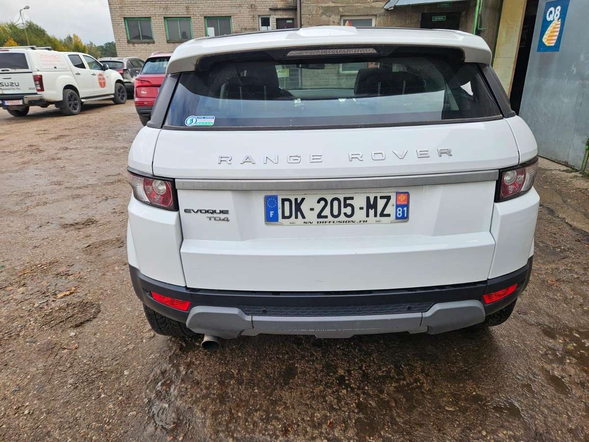 Land Rover 2014 — rear view