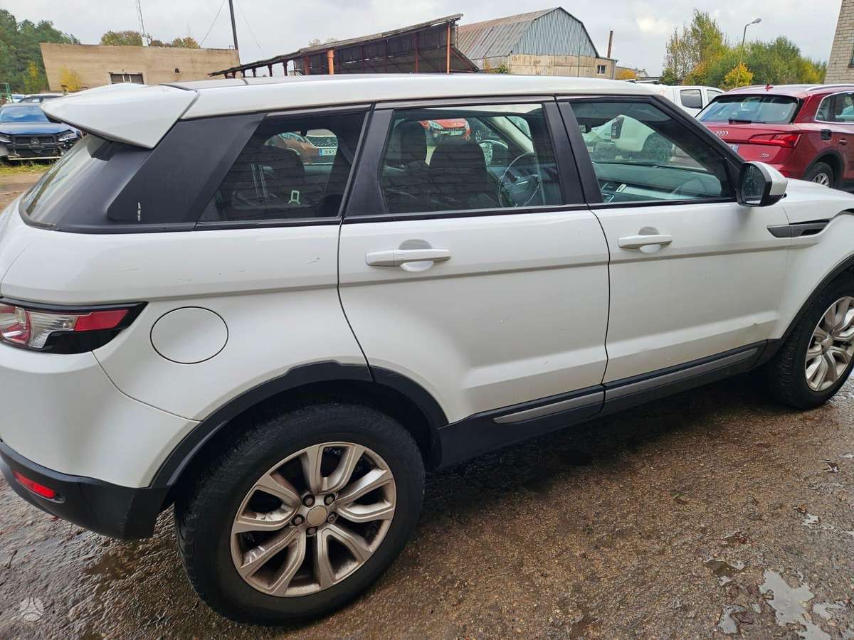 Land Rover 2014 — interior