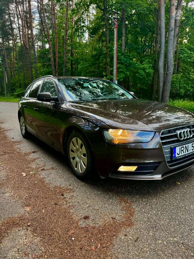 Audi A4 2013 — engine 1968 cm³, 136 HP (100kW)