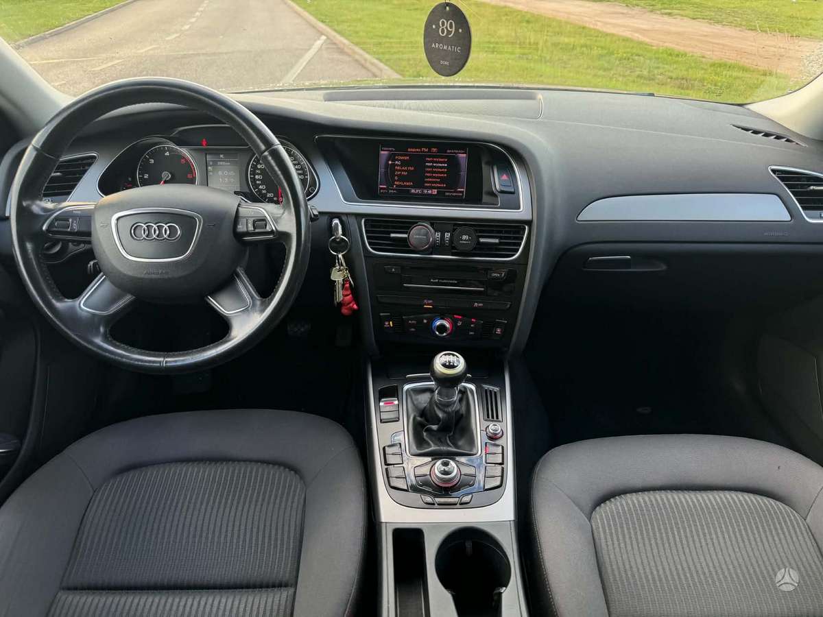 Audi A4 2013 — photo 7