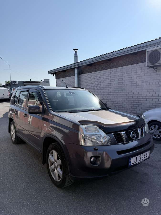 Nissan X-Trail 2008 — rear view