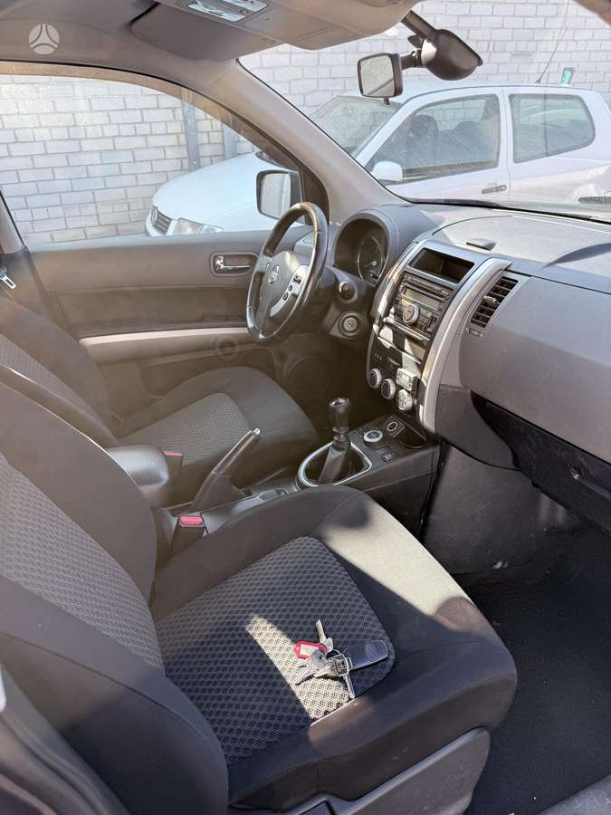 Nissan X-Trail 2008 — engine 1995 cm³, 150 HP (110kW)