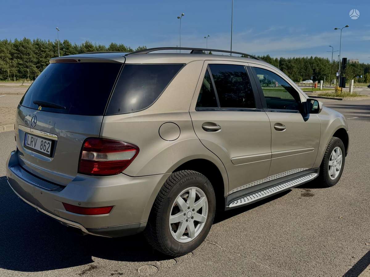 Mercedes-Benz ML280 2009 — photo 11