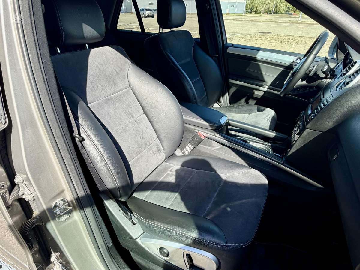 Mercedes-Benz ML280 2009 — photo 21