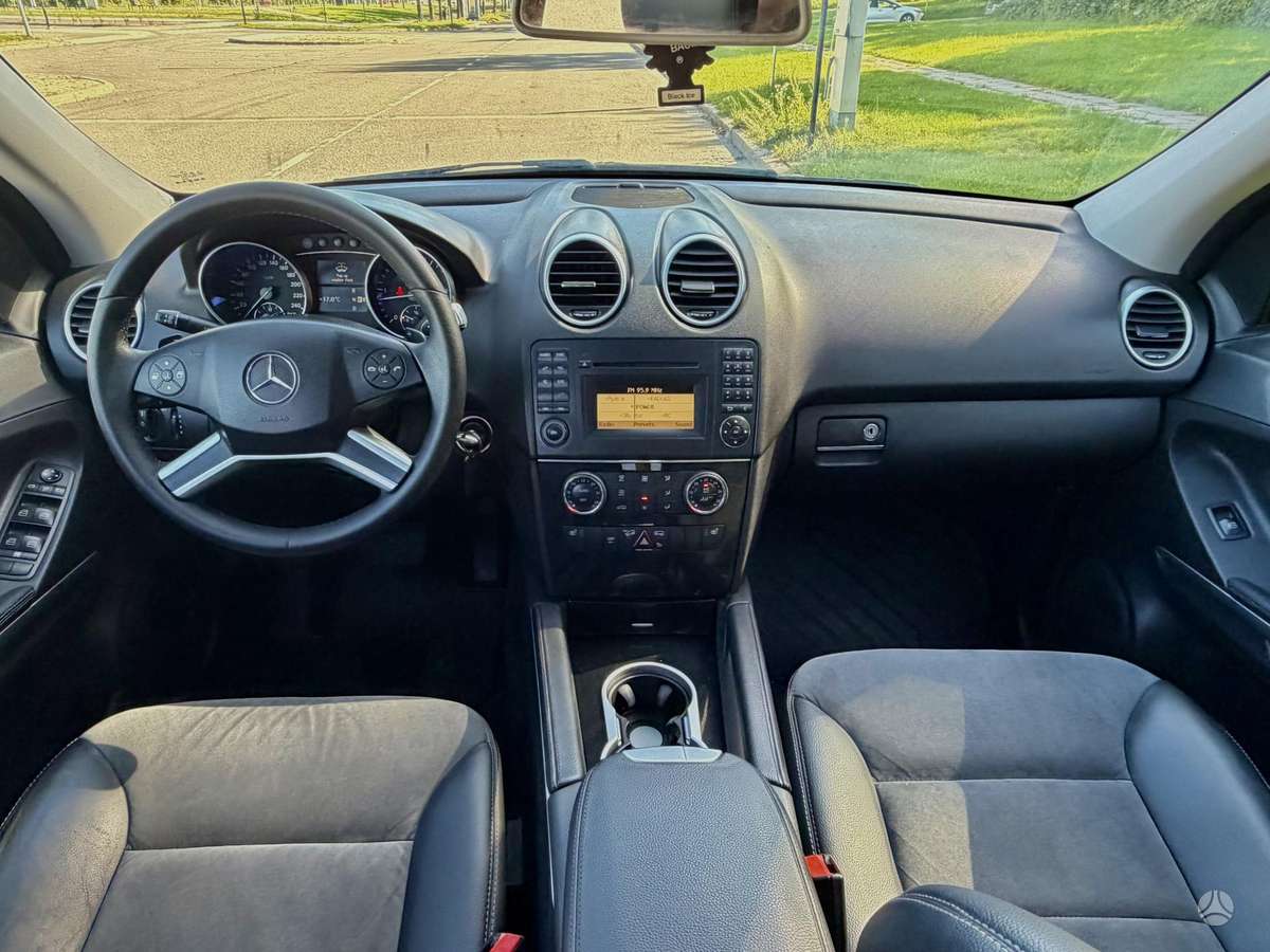 Mercedes-Benz ML280 2009 — photo 26