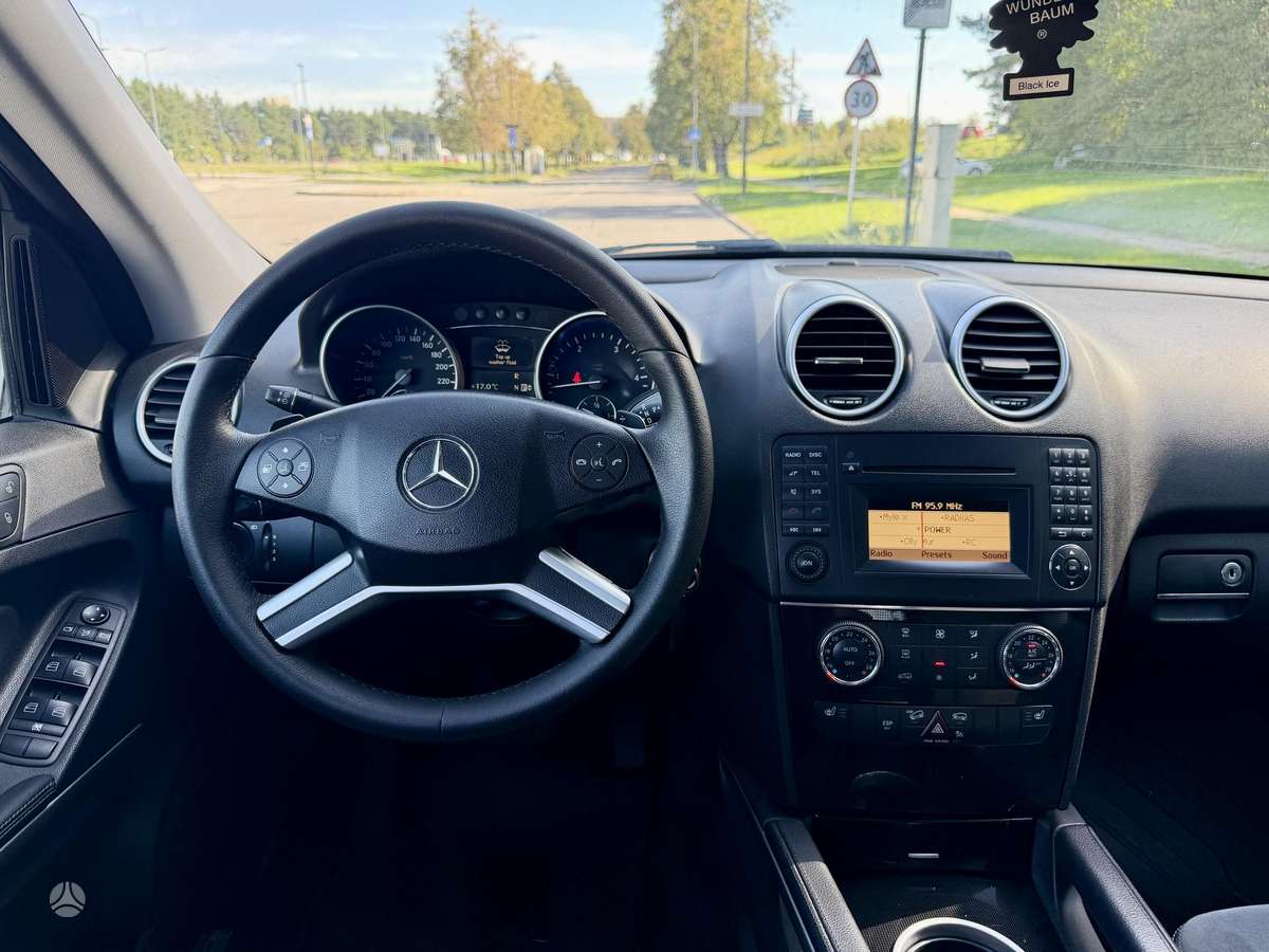 Mercedes-Benz ML280 2009 — photo 27