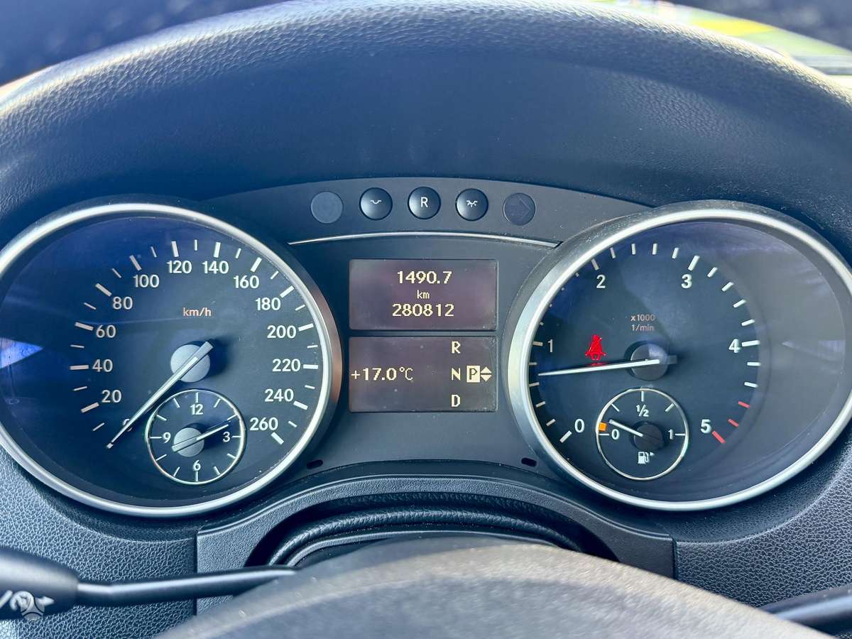 Mercedes-Benz ML280 2009 — photo 29