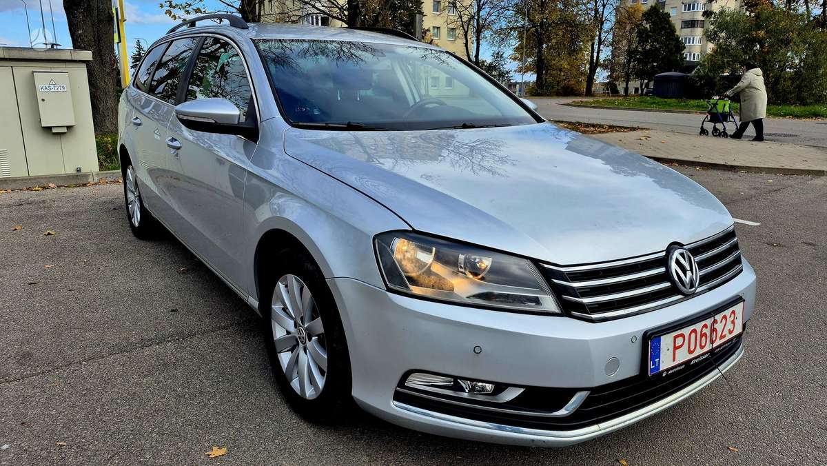 Volkswagen Passat, 2011