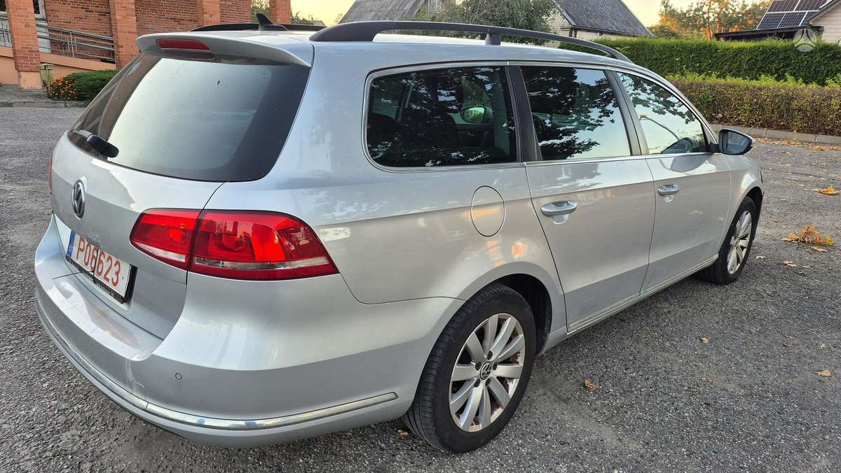 Volkswagen Passat 2011 — photo 14