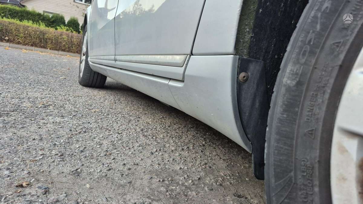 Volkswagen Passat 2011 — photo 9