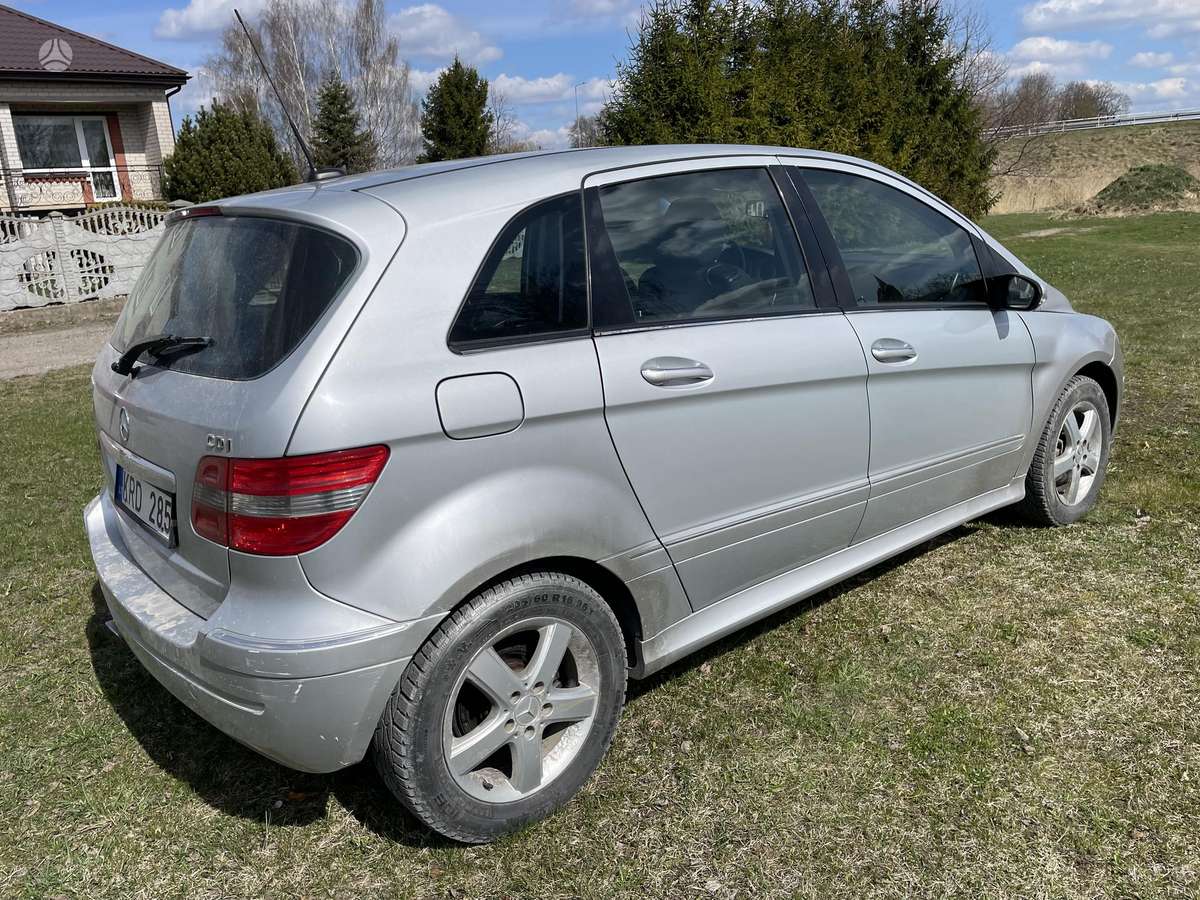 Mercedes-Benz B180 2006 — rear view