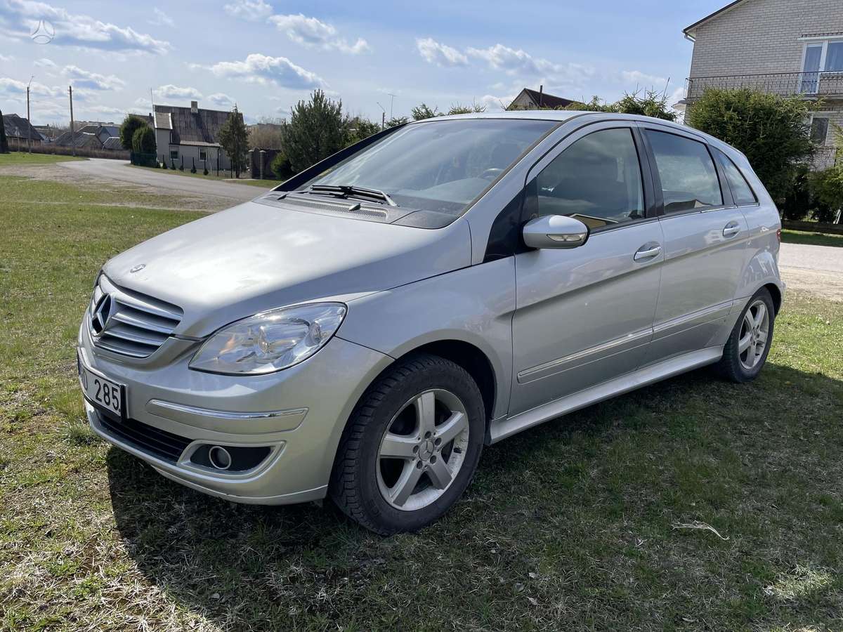 Mercedes-Benz B180 2006 — interior