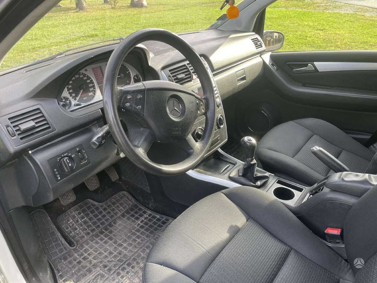 Mercedes-Benz B180 2006 — photo 9