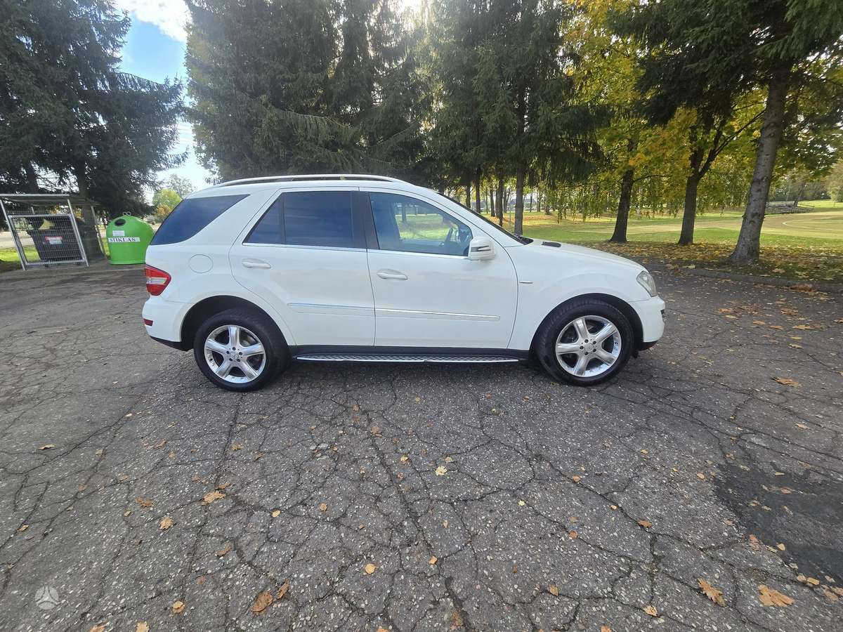 Mercedes-Benz ML350 2010 — engine 3000 cm³, 231 HP (170kW)