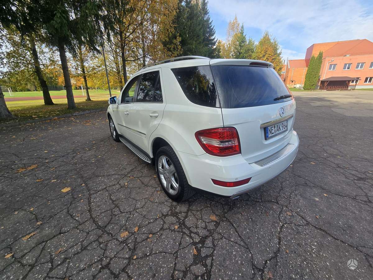 Mercedes-Benz ML350 2010 — photo 6