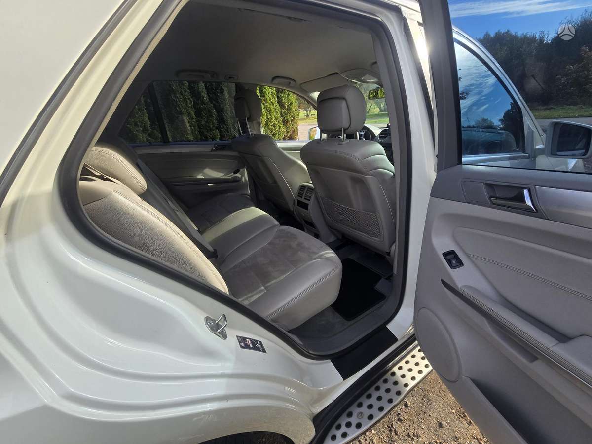 Mercedes-Benz ML350 2010 — photo 8