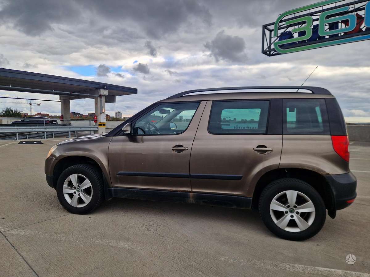 Skoda Yeti 2010 — rear view