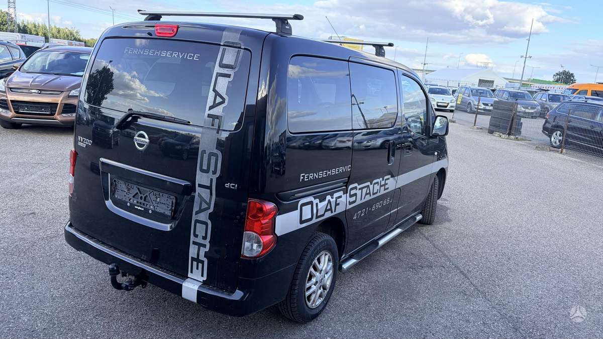 Nissan NV200 2015 — rear view