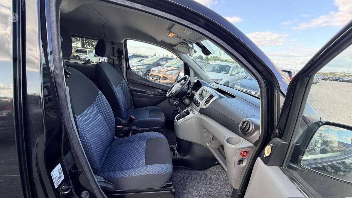 Nissan NV200 2015 — photo 21