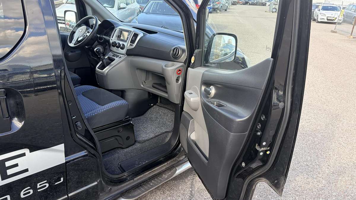 Nissan NV200 2015 — photo 24