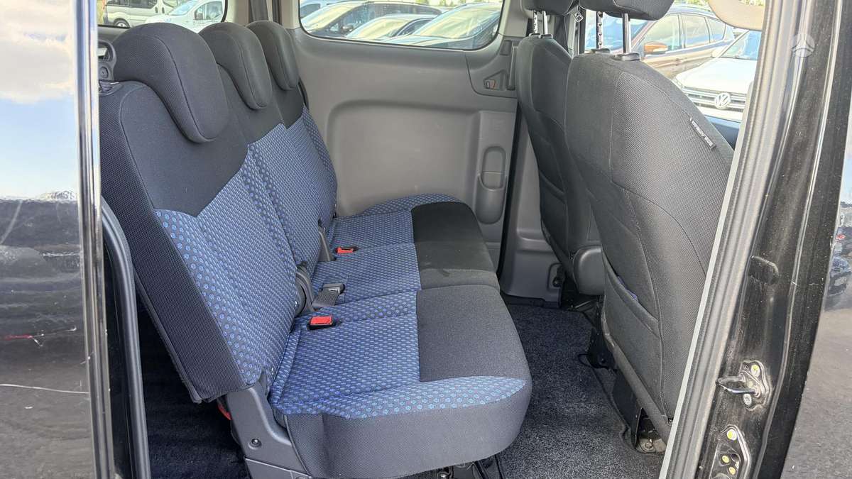 Nissan NV200 2015 — photo 25