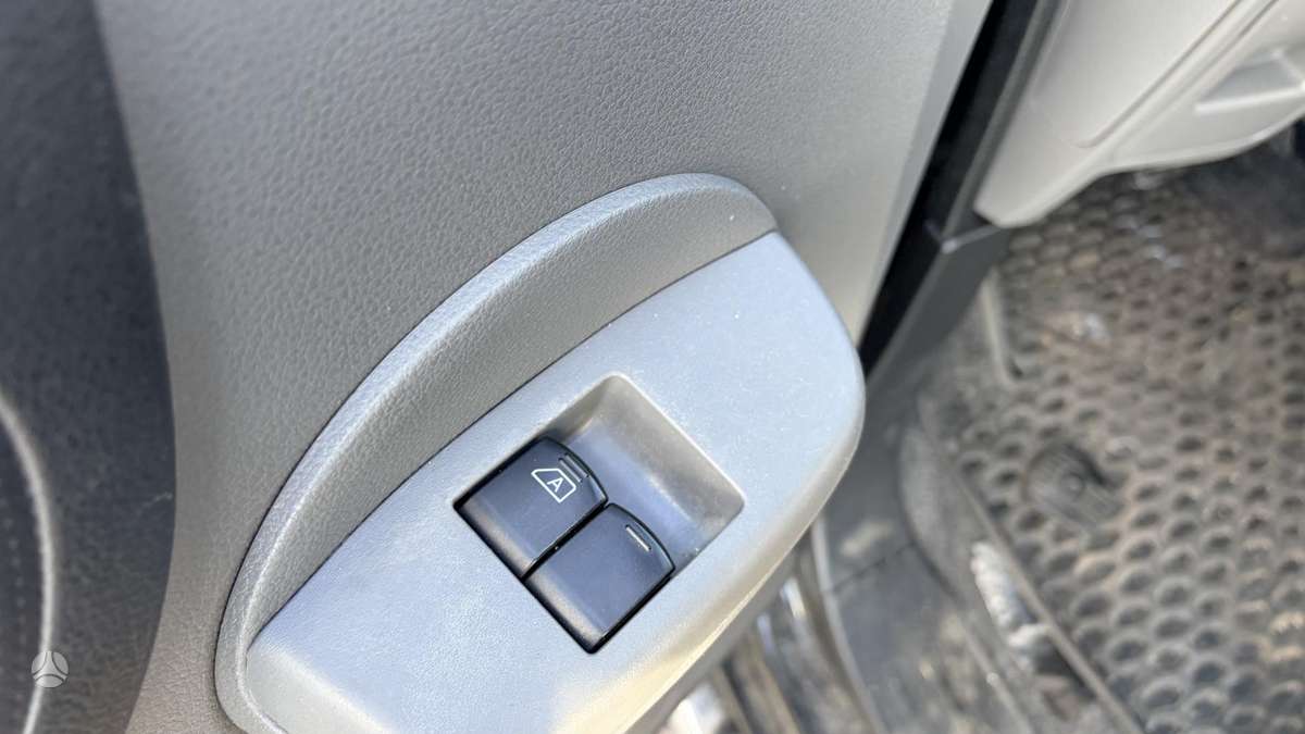 Nissan NV200 2015 — photo 26