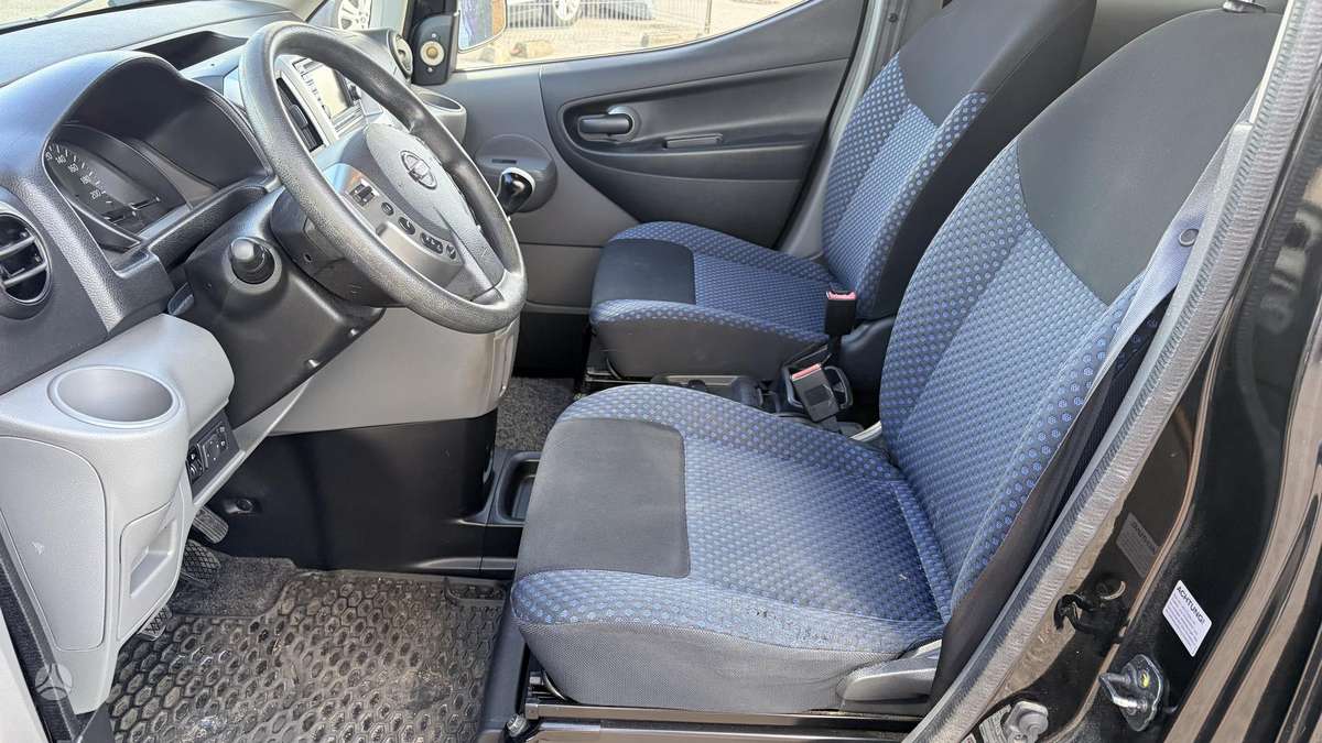 Nissan NV200 2015 — photo 27