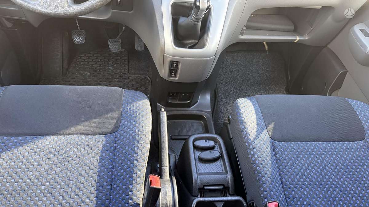 Nissan NV200 2015 — photo 32