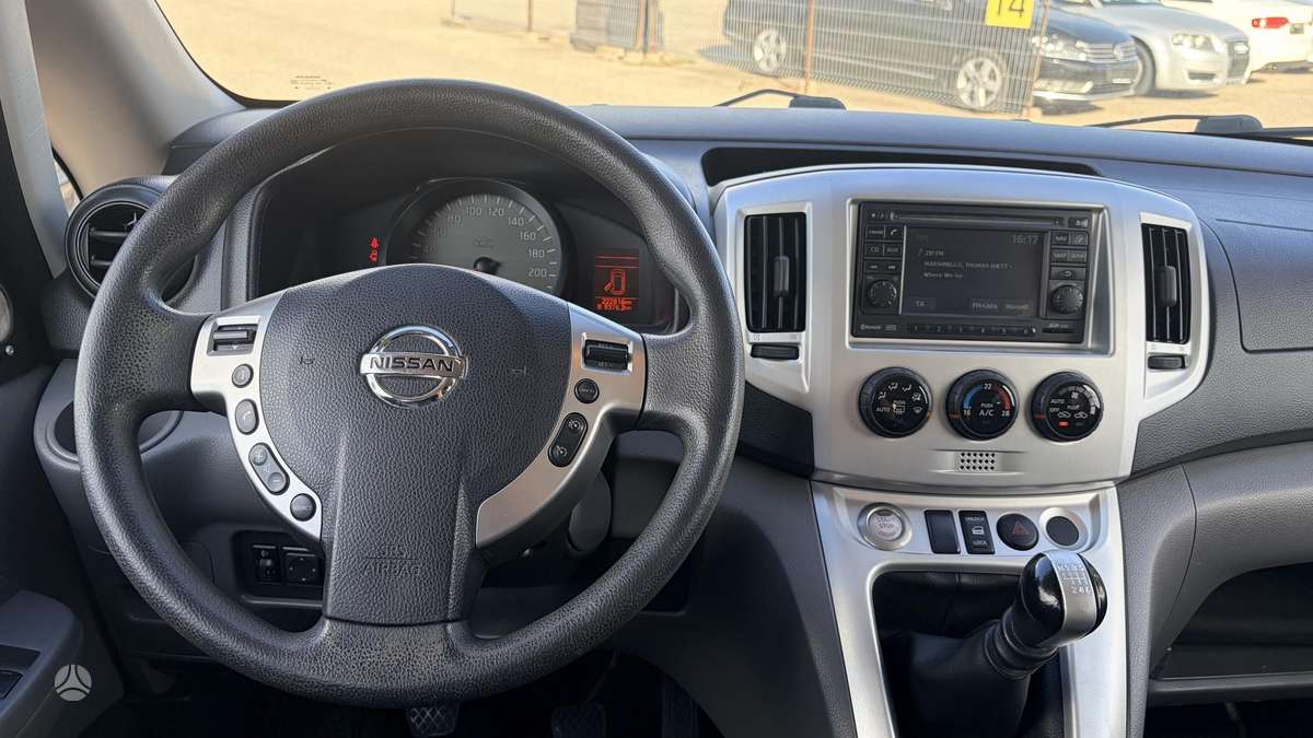 Nissan NV200 2015 — photo 33