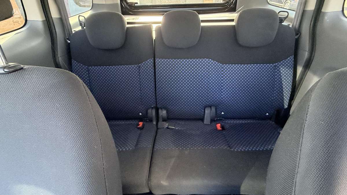 Nissan NV200 2015 — photo 36