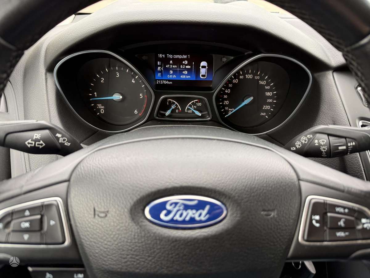 Ford Focus 2015 — photo 10