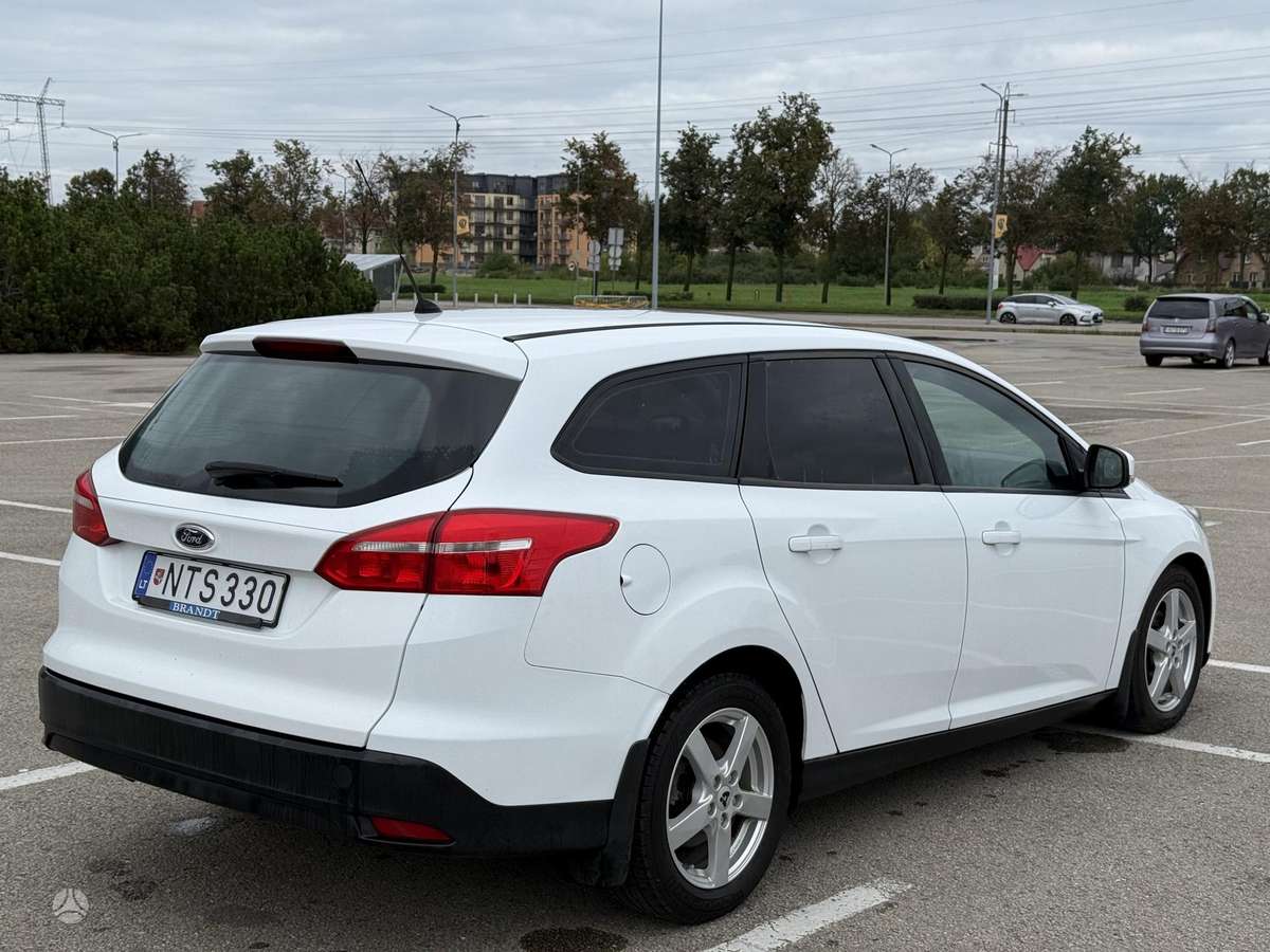 Ford Focus 2015 — engine 1499 cm³, 105 HP (77kW)