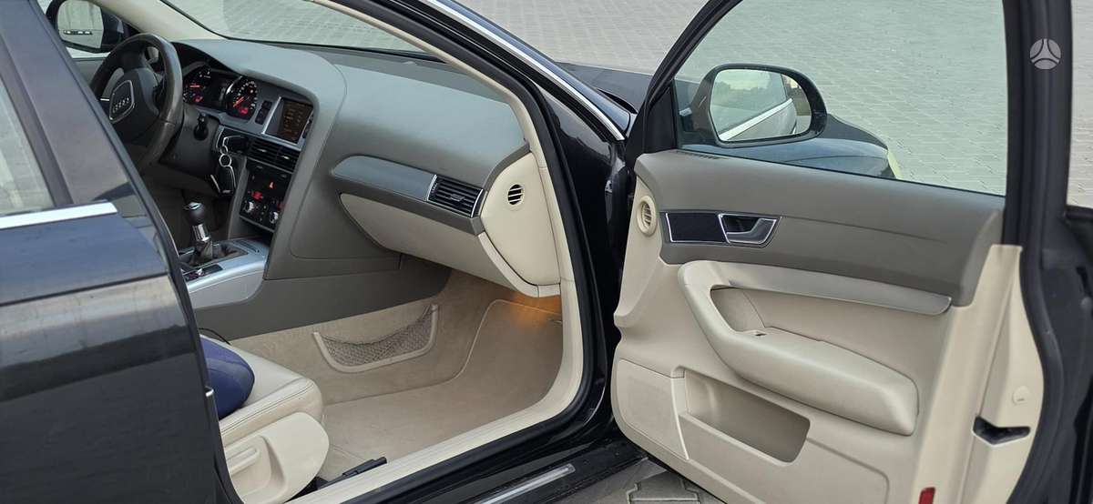 Audi A6 2009 — photo 12