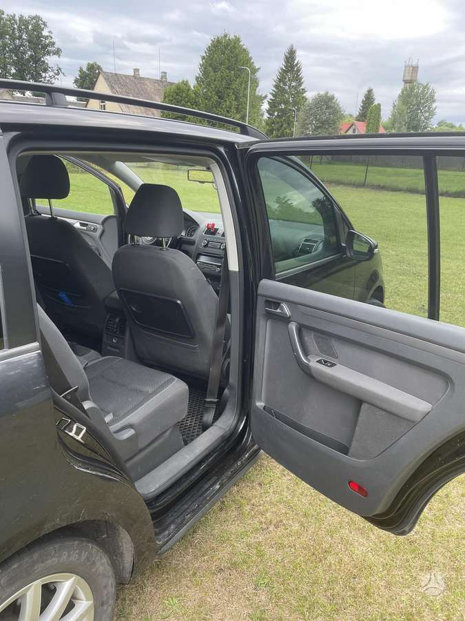 Volkswagen Touran 2012 — photo 10
