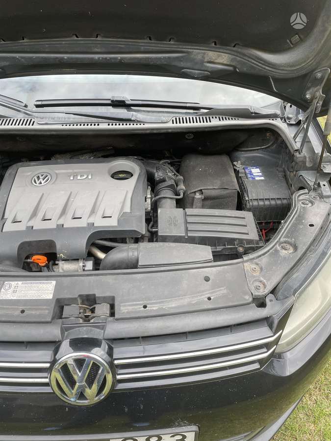 Volkswagen Touran 2012 — photo 18