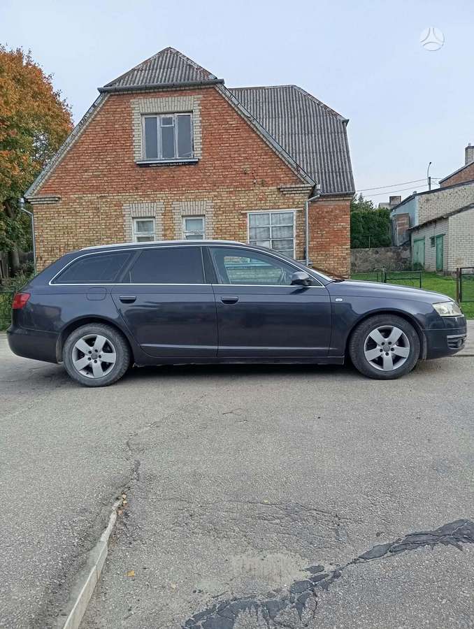 Audi A6 2005 — салон