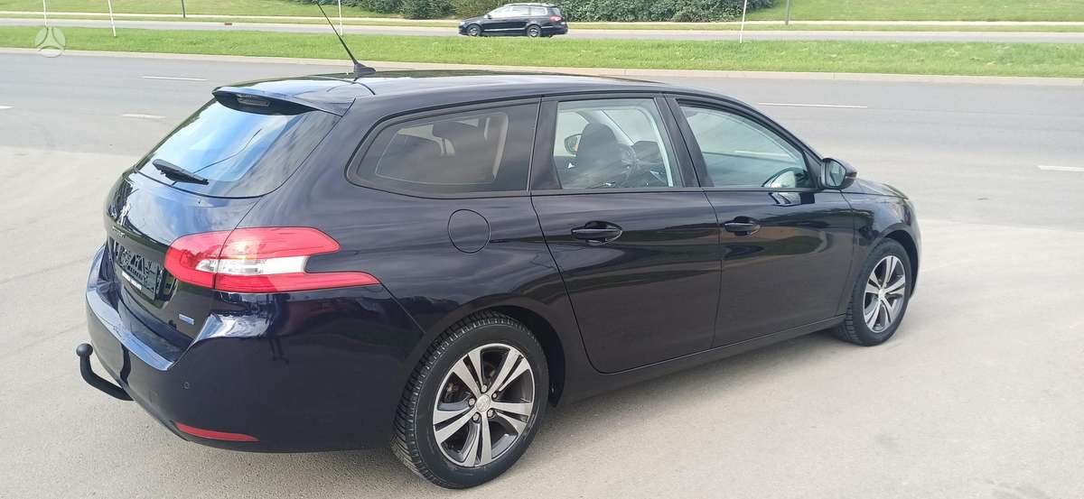 Peugeot 308 2015 — interior