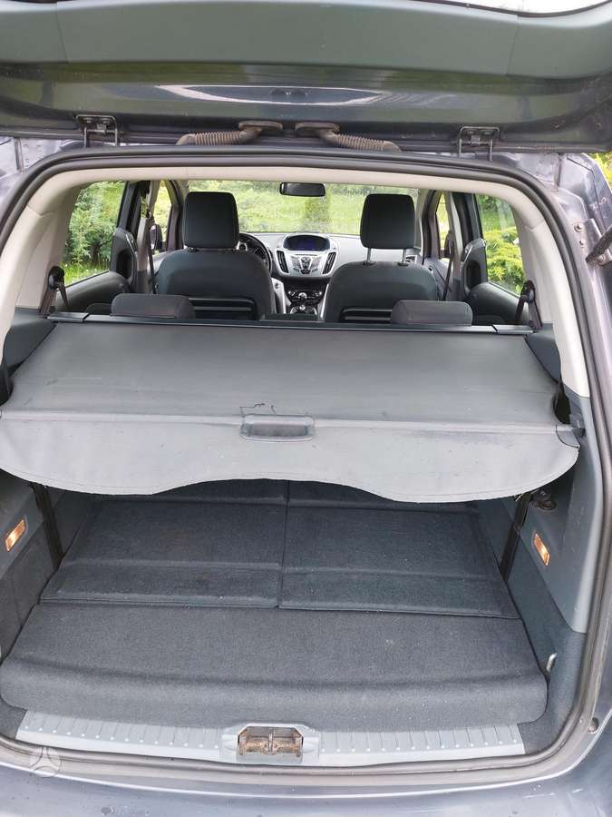 Ford Grand 2011 — photo 7