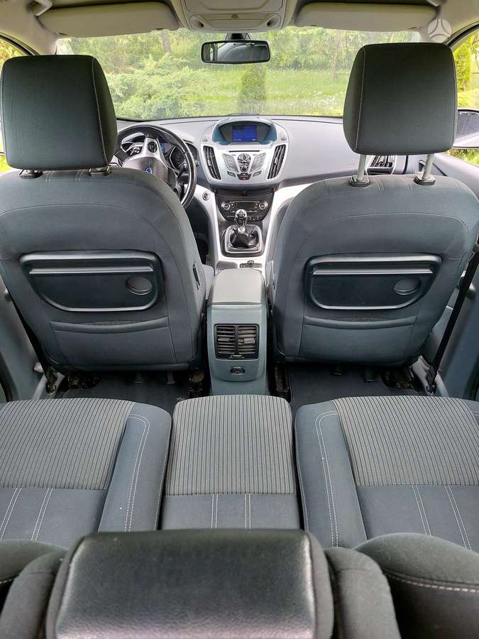 Ford Grand 2011 — photo 8