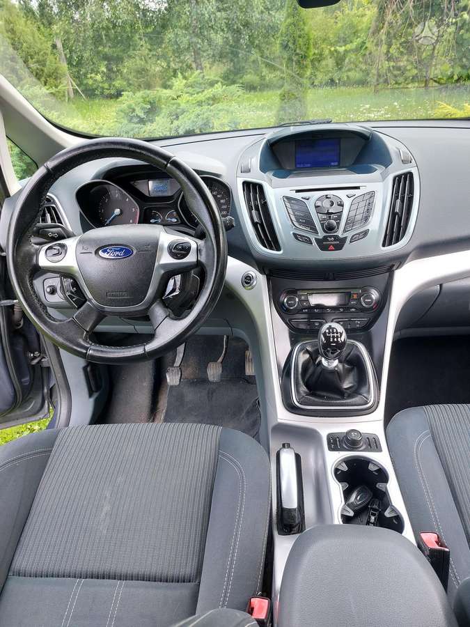 Ford Grand 2011 — photo 9