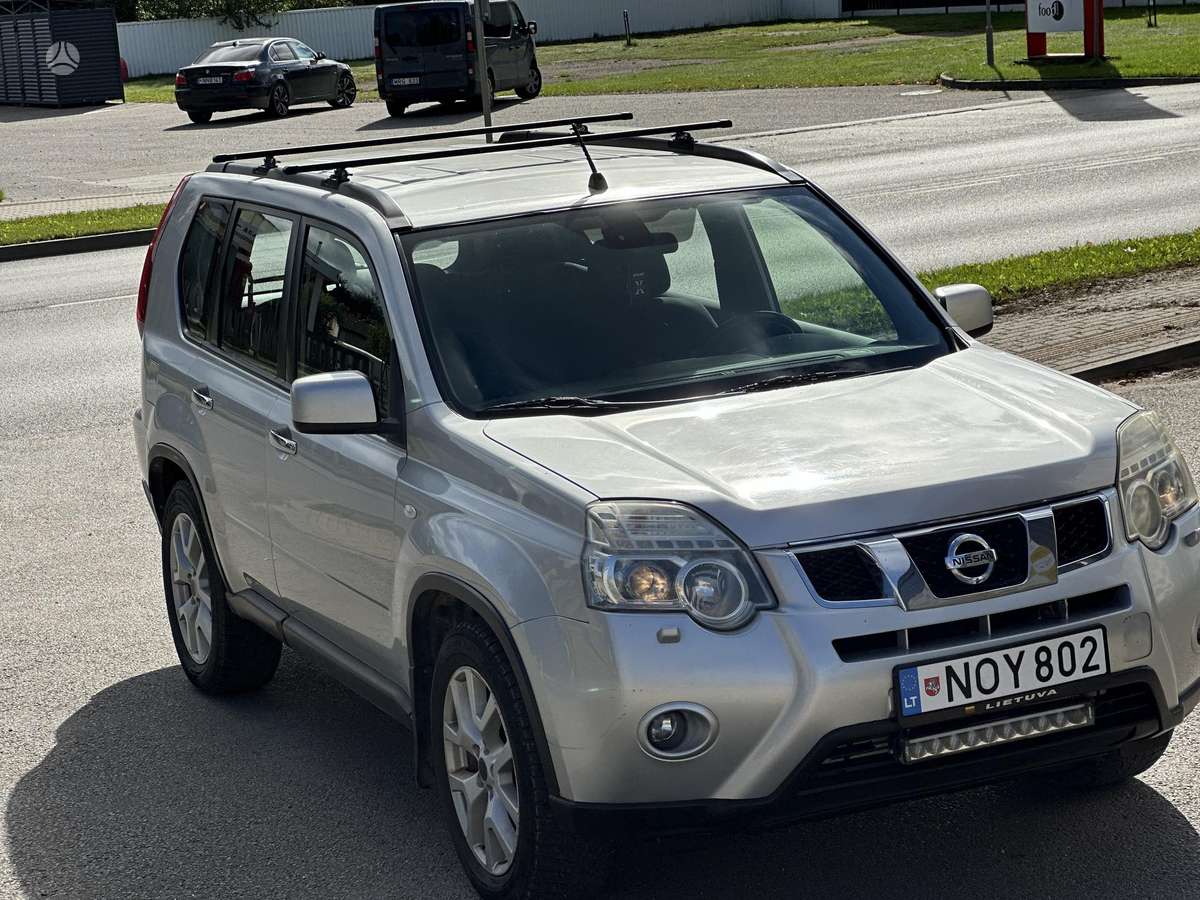 Nissan X-Trail 2011 — photo 17