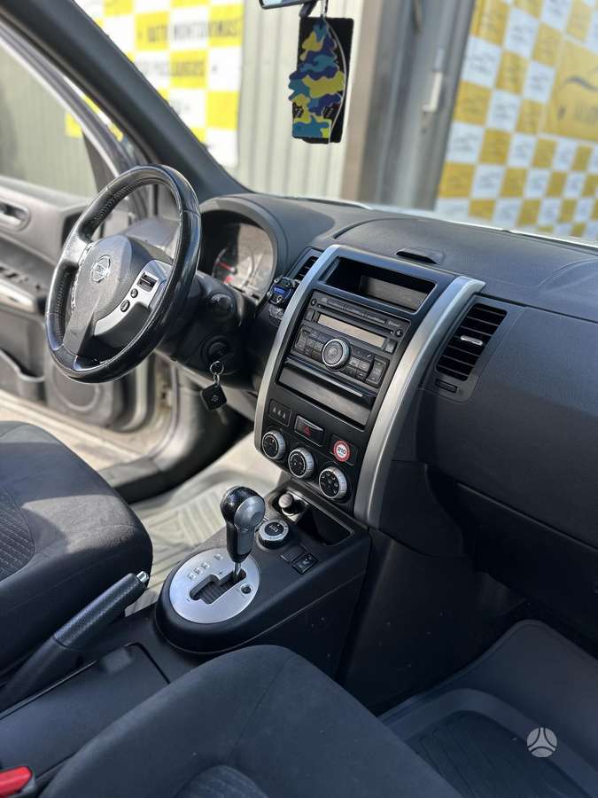 Nissan X-Trail 2011 — photo 28