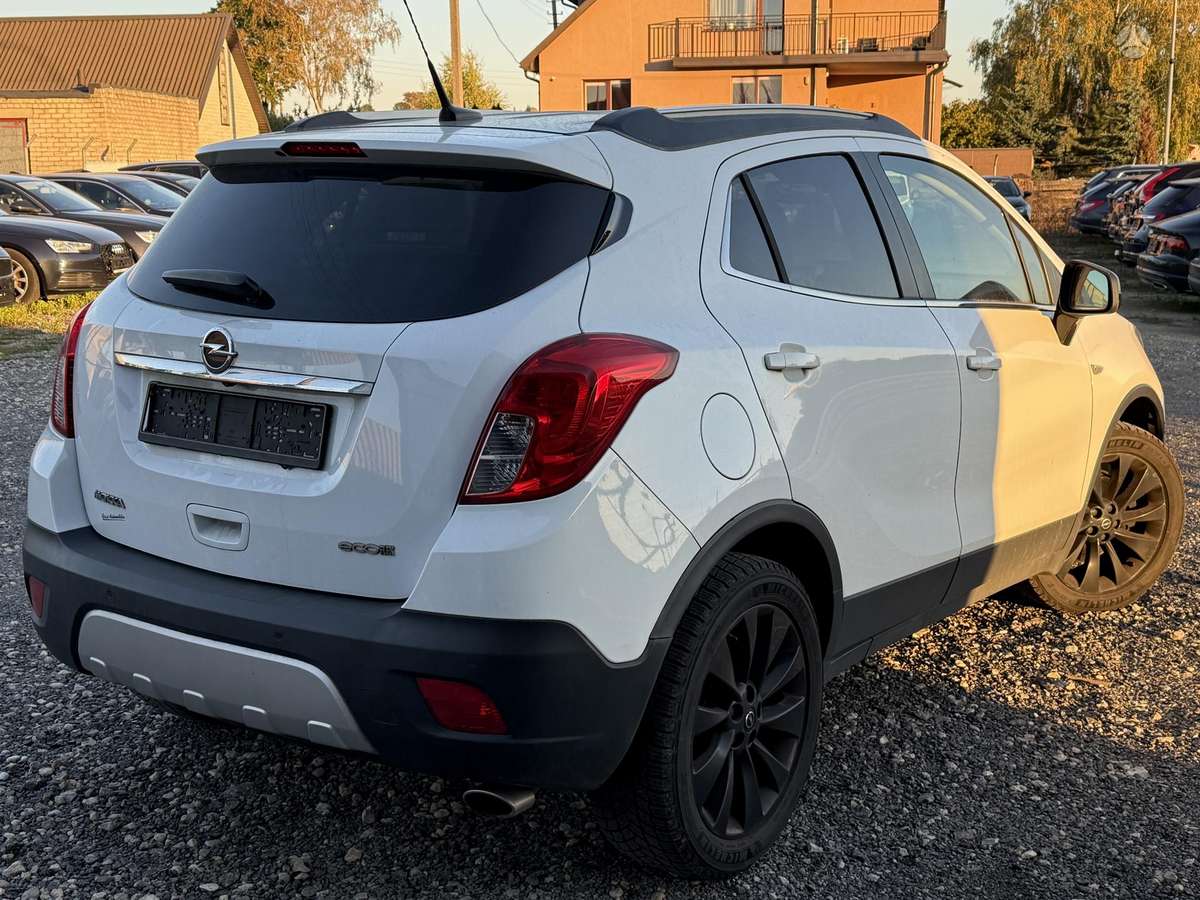 Opel Mokka 2015 — салон