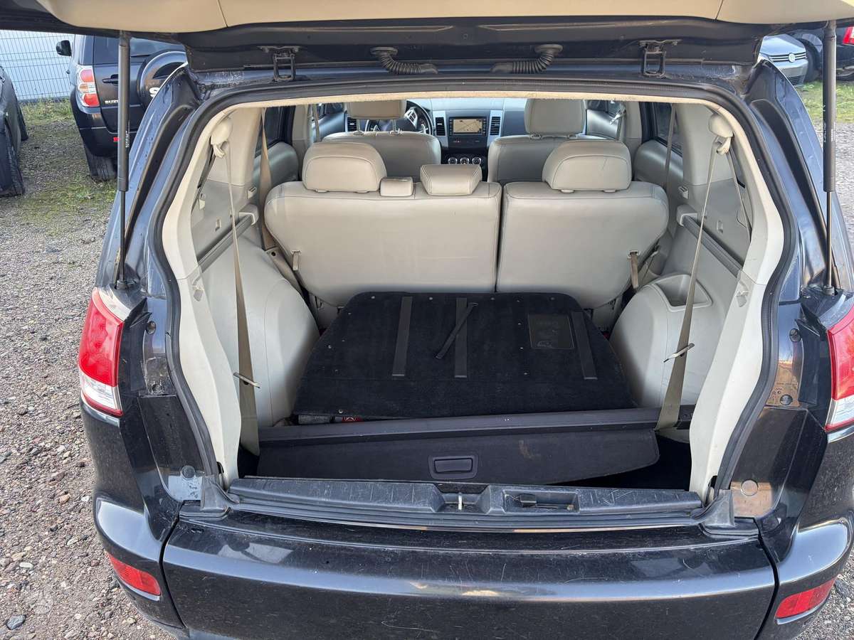 Citroen C-Crosser 2011 — photo 9