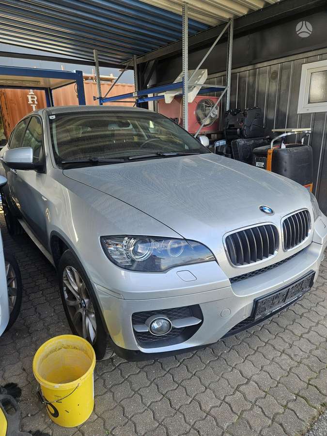 BMW X6 2009 — rear view