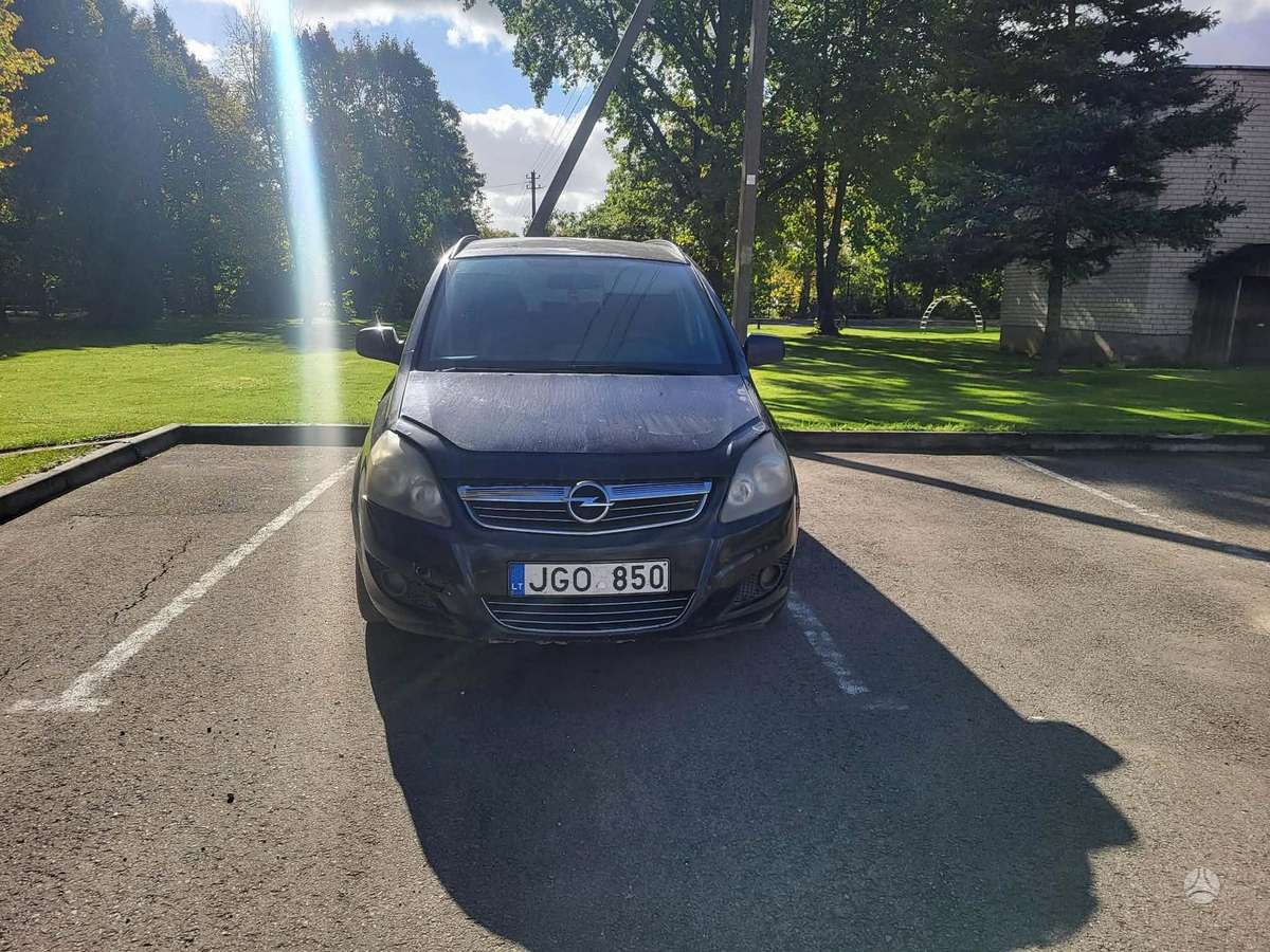 Opel Zafira 2010 — photo 9