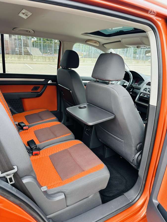 Volkswagen Touran 2008 — photo 11