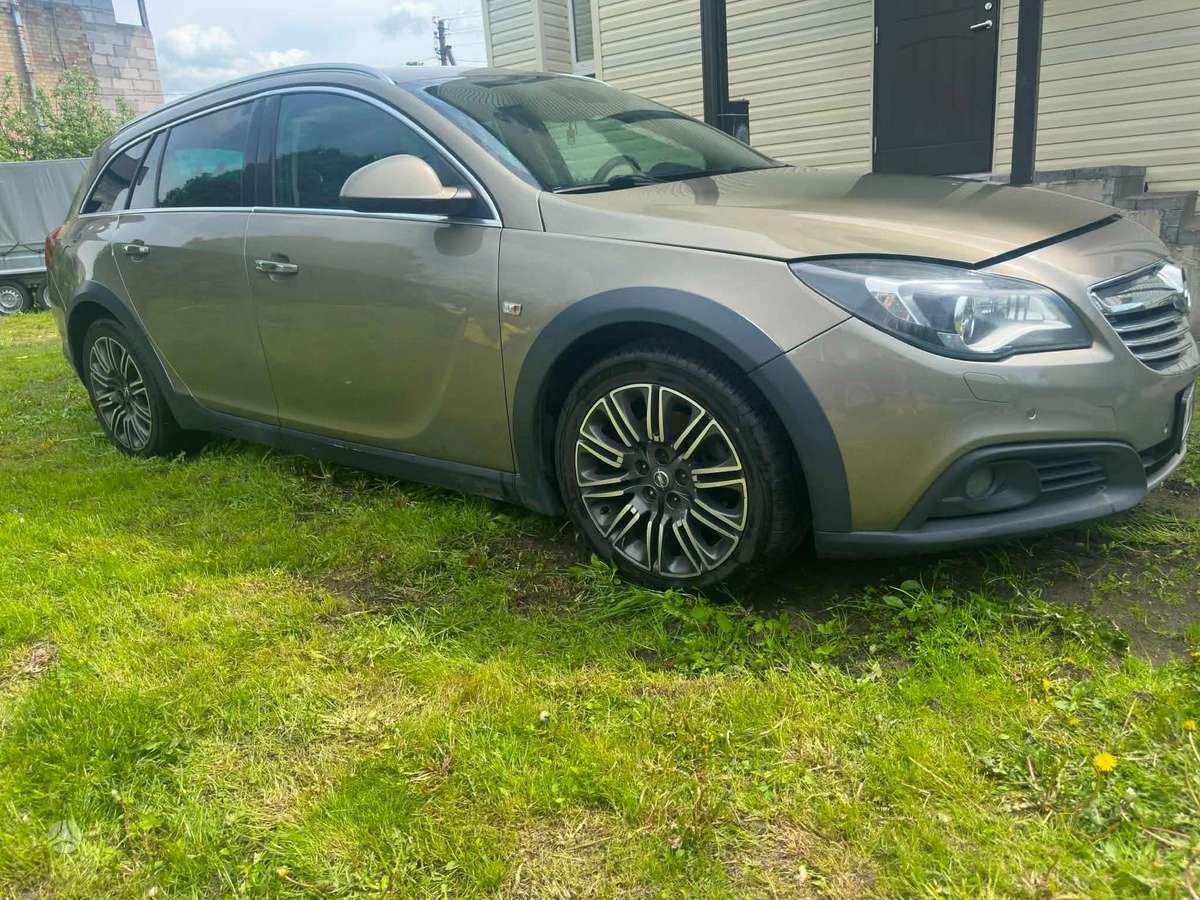 Opel Insignia 2014 — interior